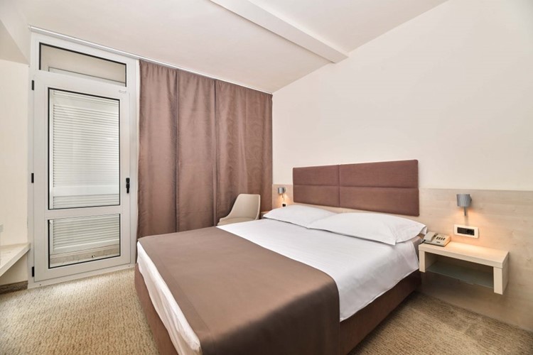Hotel_Mediteran_Plava_Laguna_2020_Economy_room_E2-2-2-1024x683