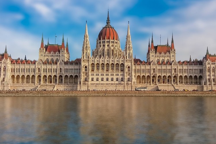 Poznání Budapešti s wellness v Zalakarosi	